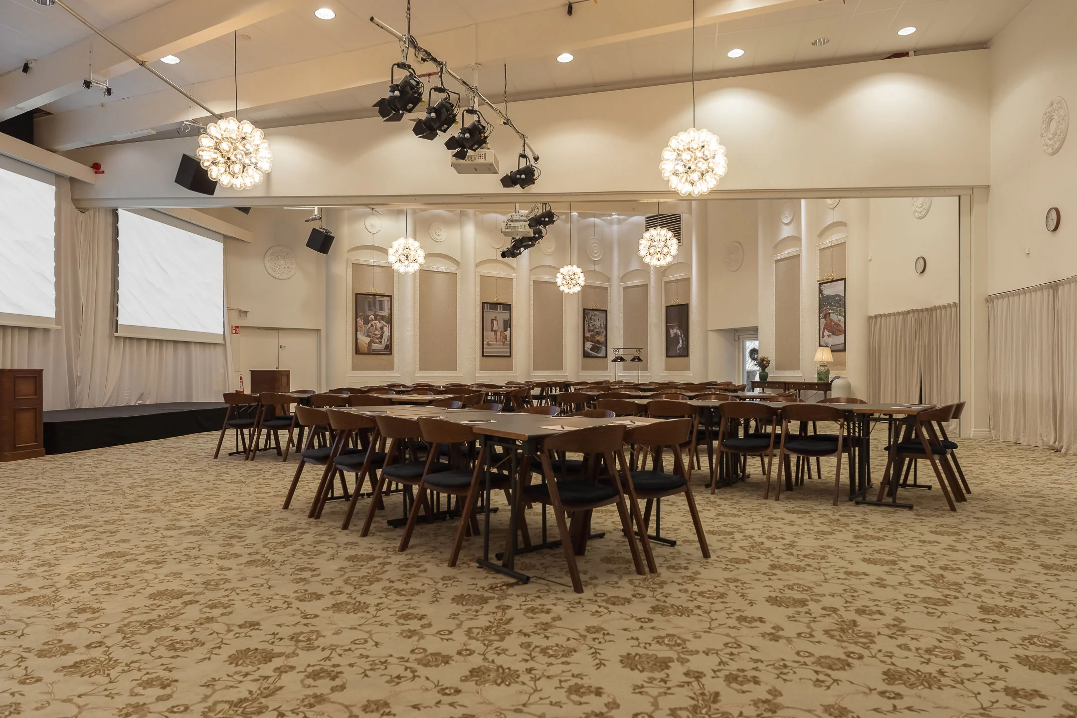 Stor och elegant konferenslokal på Ystad Saltsjöbad, perfekt för konferens, möten, kickoff och event i Skåne.